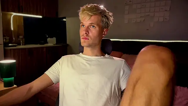 Leonnextdoor webcam