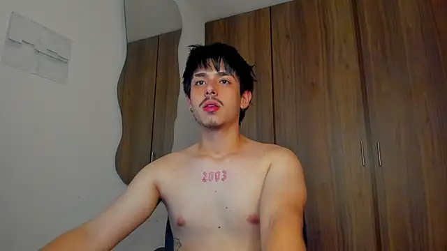 Maximo_Miller webcam