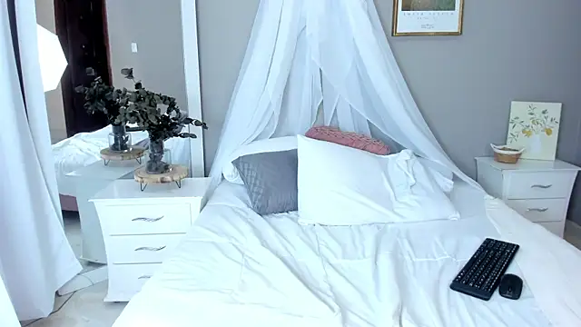 Honeymoon_sariel webcam