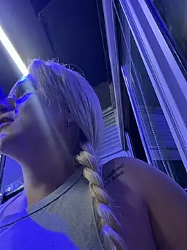 violet-grey webcam
