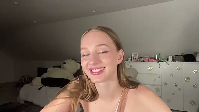 Anika_Socutehe webcam