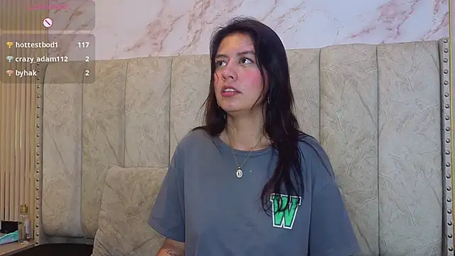 Alahia_Bloom webcam