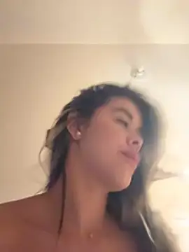 Emilia_Bakerr webcam