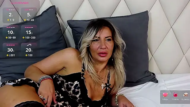 ginabear - GinaBear's free webcam - UK Sex Cams