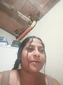 Giselabrunette25 webcam