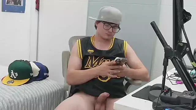 Marioo4k live cam on StripChat