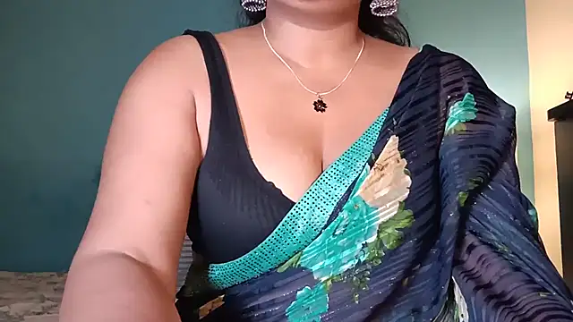 YourDesi_Laila_ webcam