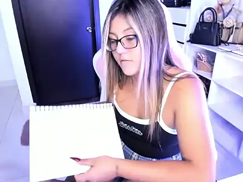 cristina697 webcam