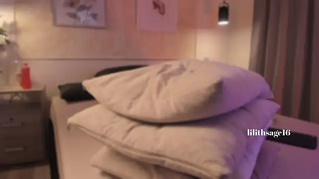 Lilith_Sage_ webcam