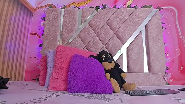 emily_velvet__ webcam