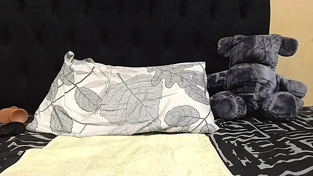 SexyPureFire001 webcam