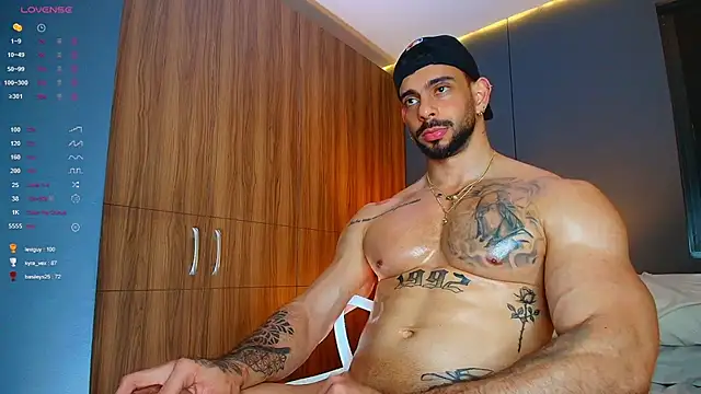 massimo_visconti live cam on StripChat