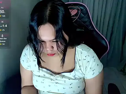 urasian_prettyrica live cam on StripChat