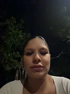 Elara_Luxe webcam