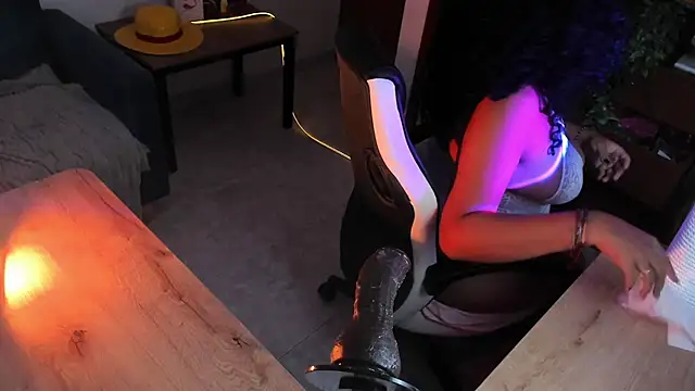SarahSoleil webcam