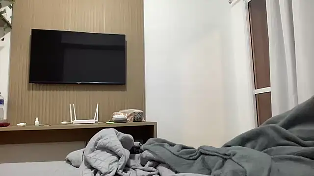 lailayourangel live cam on StripChat