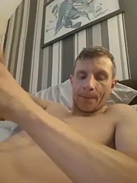 BigDmasked webcam