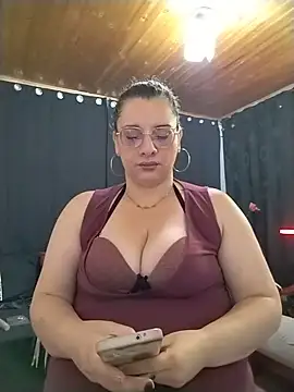 Aleja_Gonzales live cam on StripChat