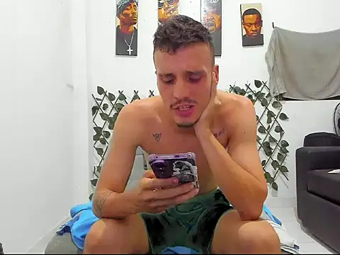 Latins_Boss webcam