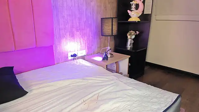 Kendra_kobein webcam