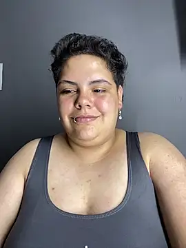 Hailey_Curvy webcam