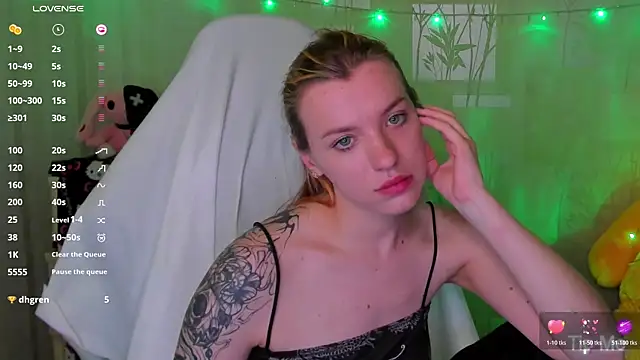 megannewcat - MeganNewCat's free webcam - UK Sex Cams