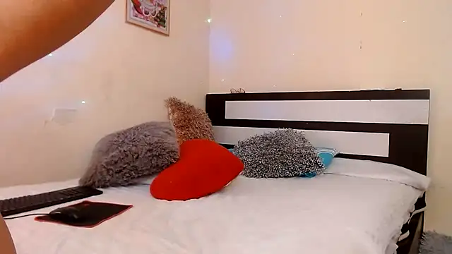 chika_hellar webcam