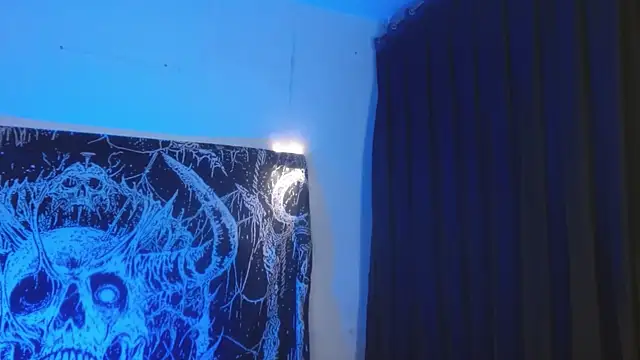 mikaskullcs - Mikaskullcs's free webcam - UK Sex Cams