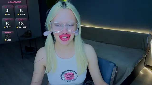 luna_beverly - Luna_Beverly's free webcam - UK Sex Cams