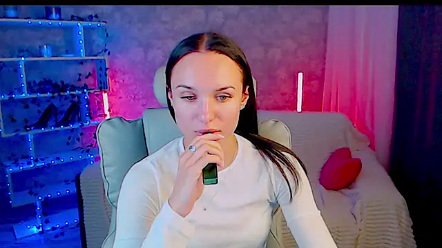 nicolemerz - NicoleMerz's free webcam - UK Sex Cams