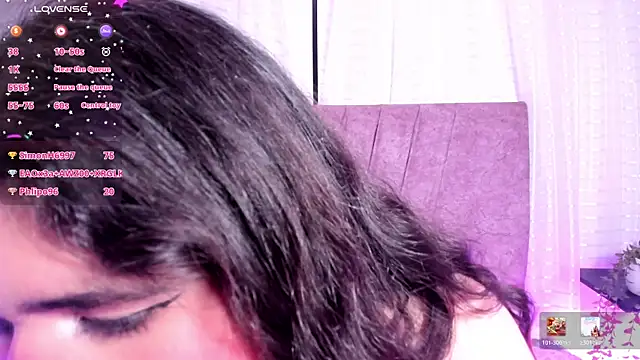 Emilie_Jones webcam