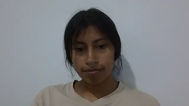 Pocahontas_Honey webcam