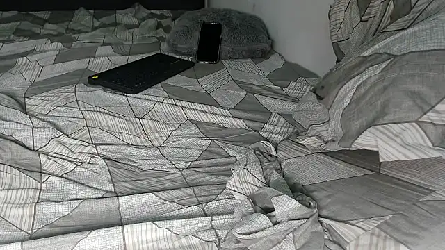 alid_18 - Alid_18's free webcam - UK Sex Cams