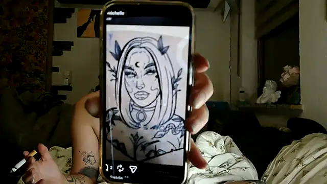 RoxxyInk webcam