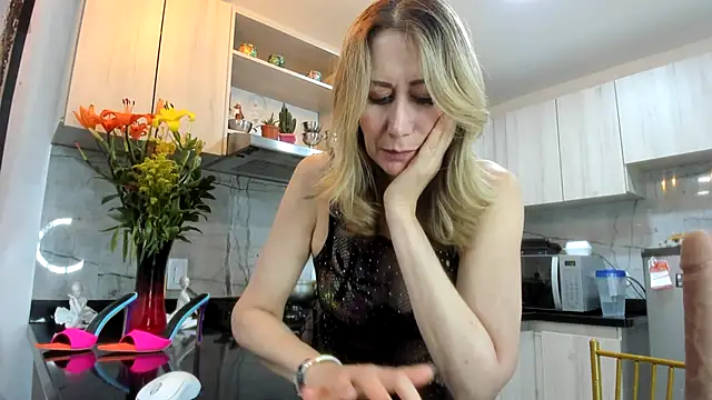 ashleymilf_1 webcam