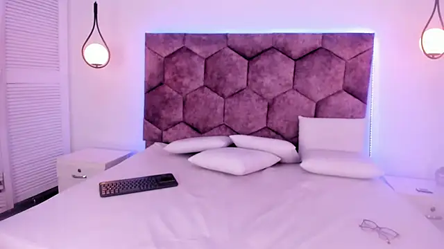 olivia_jhonsson_ webcam