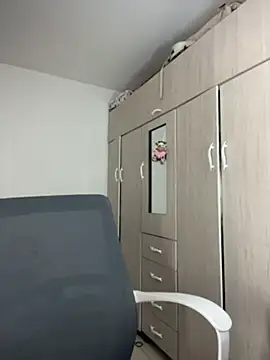 Emmily_19 webcam