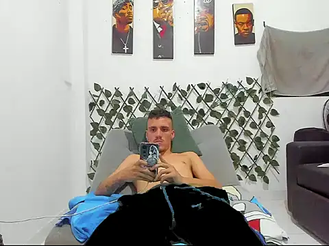 Latins_Boss webcam
