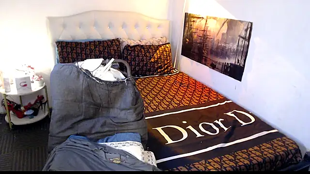 NinaDOM4CUM webcam