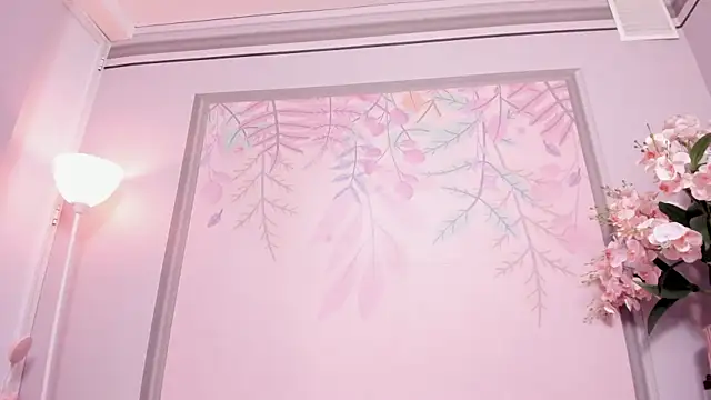 Miabloom19_ webcam