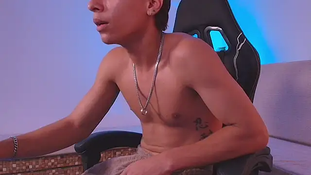 Ryaan_Stone webcam