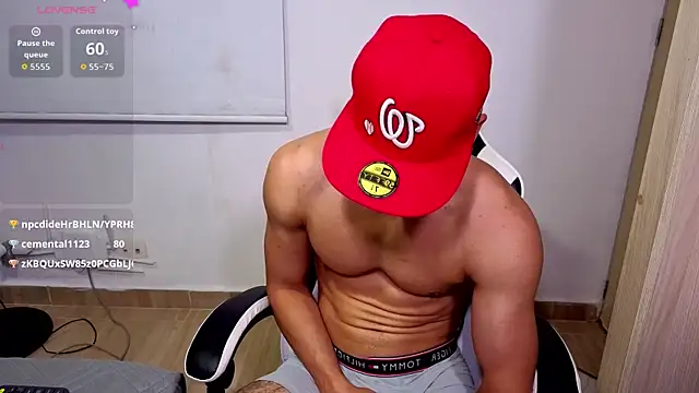 Luke_Muscle webcam