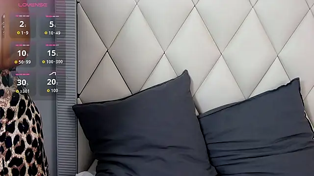 GinaBear webcam