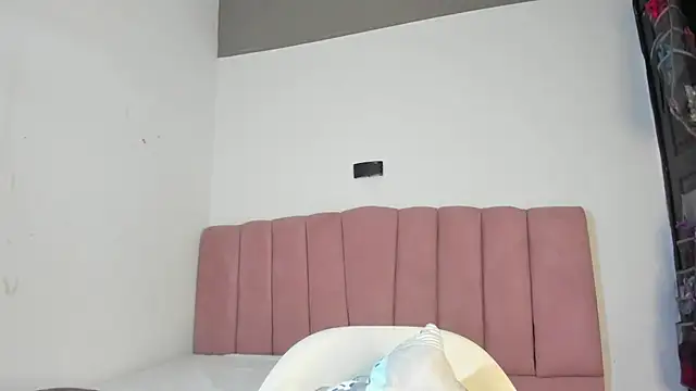 Tahira_21_ webcam