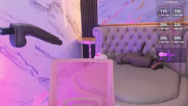 MAEVE_BOOBS webcam