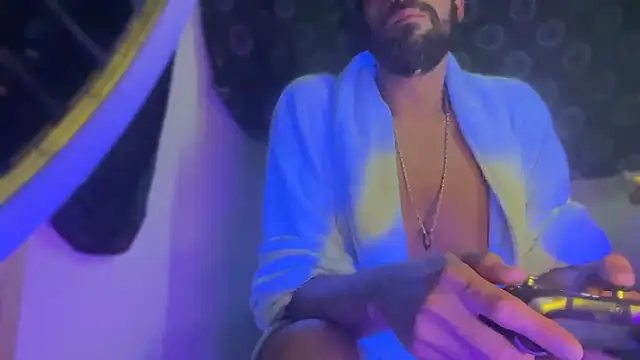 Guyst049 webcam