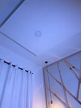 Sophie-velvet webcam