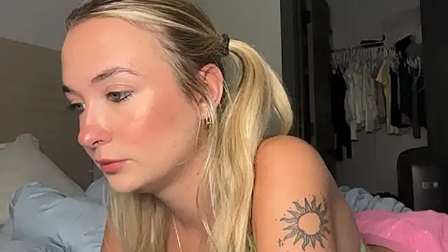 kelseyblu webcam