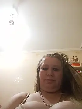 KiraStanton webcam
