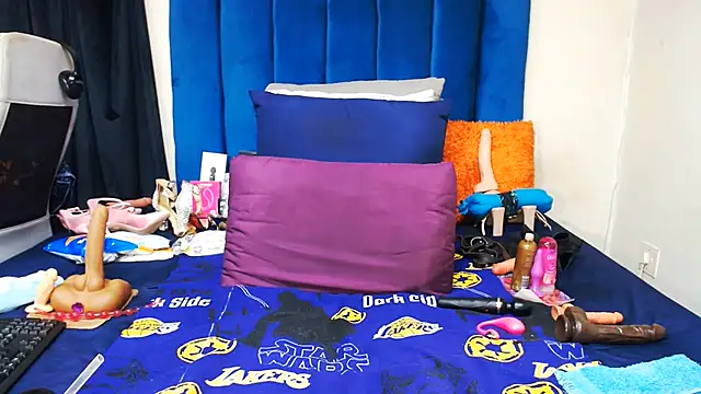 Freakyslut-39 webcam